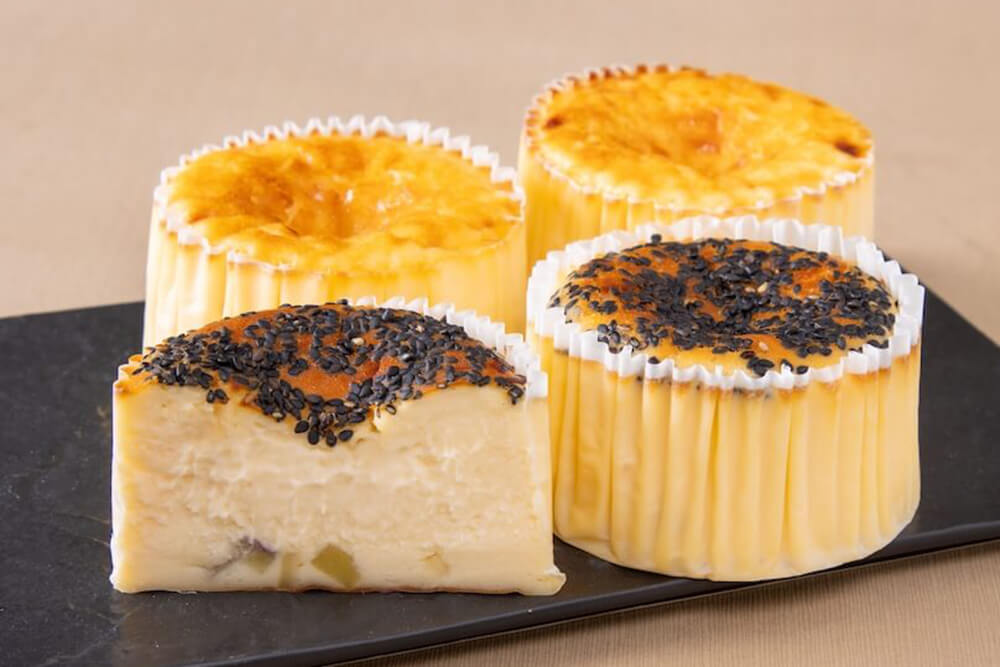 【季節限定】GAZTA・ガスタ　さつま芋と黒ごまのバスクチーズケーキとバスクチーズケーキ 2種4個セット